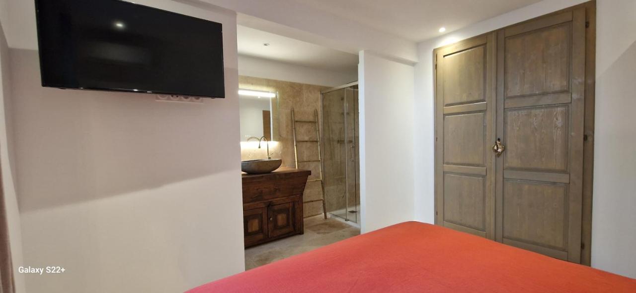 A Pasturella, Jacuzzi Spa Venzolasca Bilik gambar