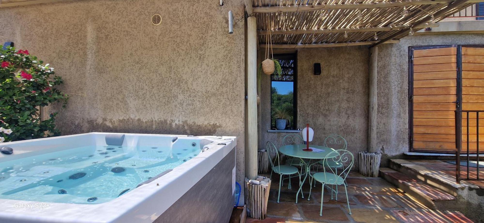 A Pasturella, Jacuzzi Spa Venzolasca Luaran gambar